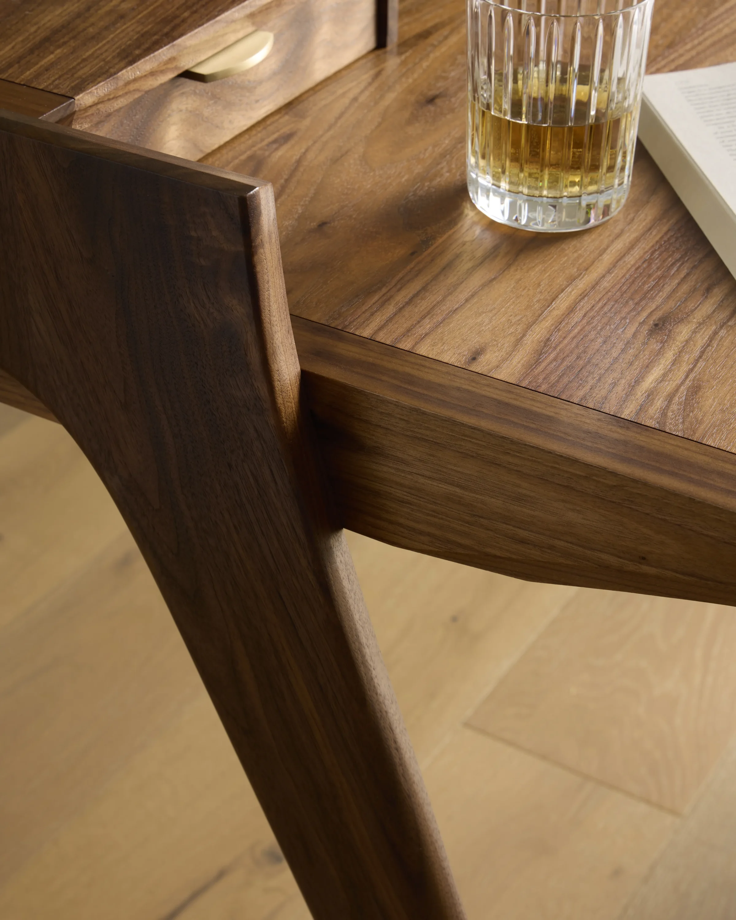 The Sparrow Desk — detail view 4